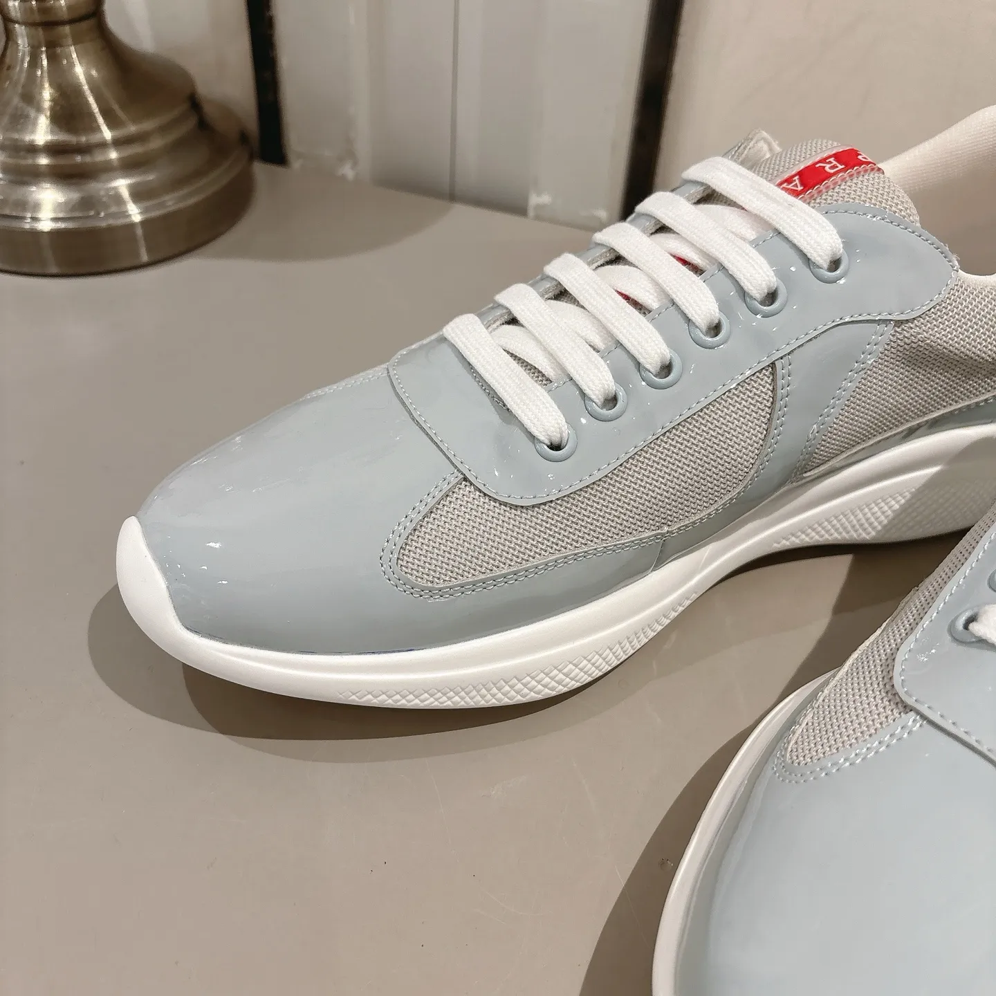Factory direct sales p520🐘🐘Women's shoes, women's clothing (top version) Prada casual sports shoes, fashionable thick-soled casual loafers, unique taste, loved by everyone and easy to control, popular every year. There is also a versatile classic shoe last, enough to conquer you, wear it, increase the height and leisure, simple and handsome on the feet. The fabric is imported patent leather, the inner foot pad is breathable mesh, soft and delicate, the foot feels comfortable, ip Foam mold anti-slip lightweight outsole
